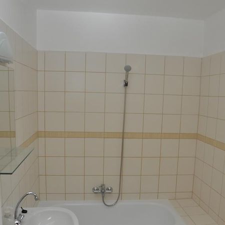 Sarok Apartmanhaz Szekszard Hotel Room photo